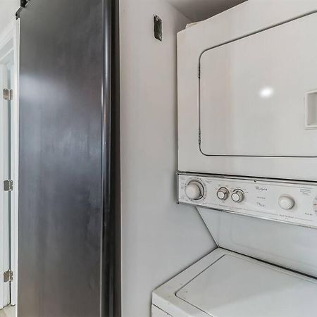 Modern City Ranch 3 Bdrm Family Home Access By Dirt Road Palmdale Eksteriør billede