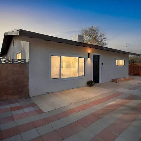 Modern City Ranch 3 Bdrm Family Home Access By Dirt Road Palmdale Eksteriør billede