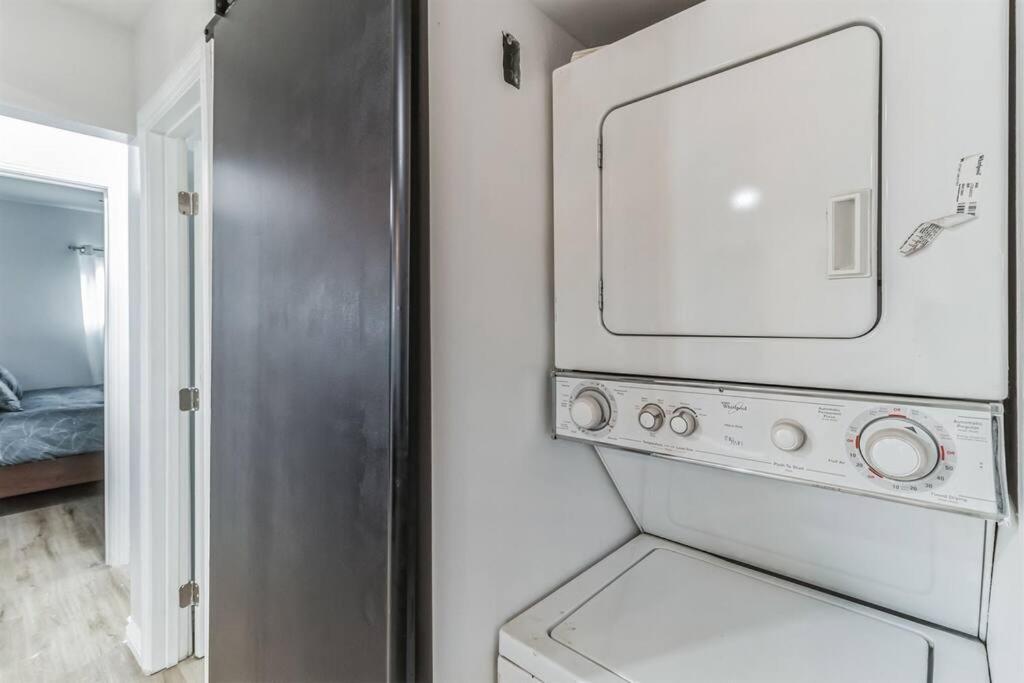 Modern City Ranch 3 Bdrm Family Home Access By Dirt Road Palmdale Eksteriør billede