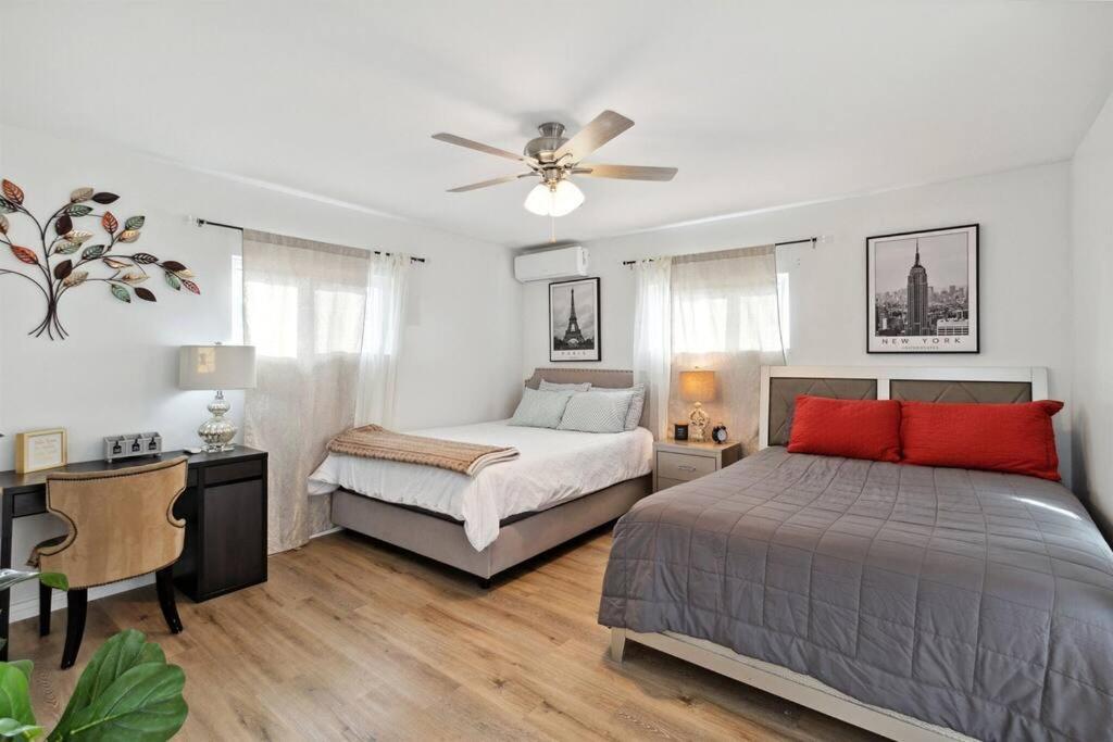 Modern City Ranch 3 Bdrm Family Home Access By Dirt Road Palmdale Eksteriør billede
