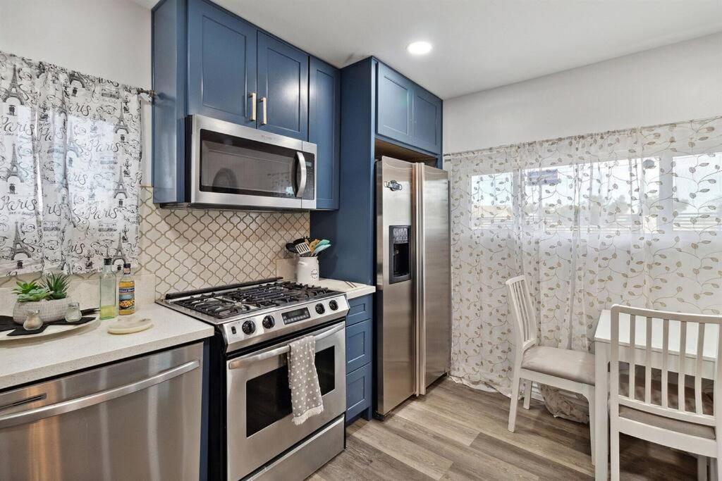 Modern City Ranch 3 Bdrm Family Home Access By Dirt Road Palmdale Eksteriør billede